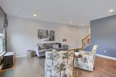 217 Noble Woods Dr, Coraopolis, PA 15108 - Photo 5