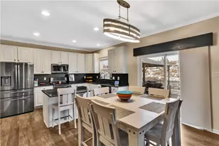 4019 Bentwood Dr, Canonsburg, PA 15317 - Photo 11