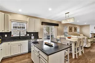 4019 Bentwood Dr, Canonsburg, PA 15317 - Photo 9