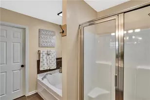 4019 Bentwood Dr, Canonsburg, PA 15317 - Photo 17