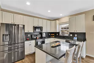 4019 Bentwood Dr, Canonsburg, PA 15317 - Photo 11