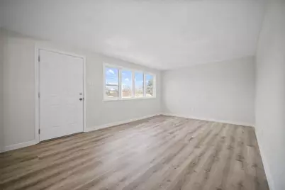 2025 Ohio Ave, West Mifflin, PA 15122 - Photo 3