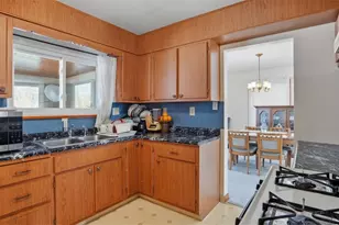 2120 Pococen Dr, Coraopolis, PA 15108 - Photo 7