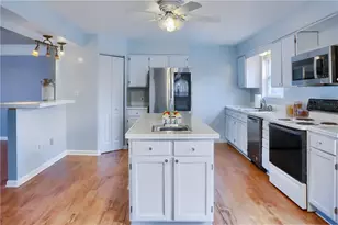 1446 Iroquois Dr, Robinson Twp, PA 15205 - Photo 9