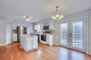 1446 Iroquois Dr, Robinson Twp, PA 15205 - Photo 7