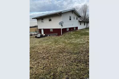 343 Vanderbilt Rd, Connellsville, PA 15425 - Photo 3