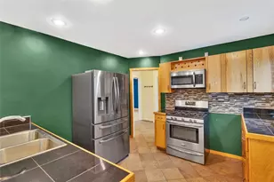 8020 Lloyd Ave, Pittsburgh, PA 15218 - Photo 11