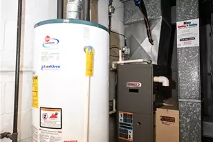 5166 5166 Leona Dr, Pittsburgh, PA 15227 - Photo 45