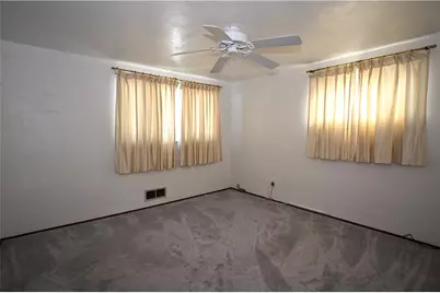 5166 Leona Dr, Pittsburgh, PA 15227 - Photo 23