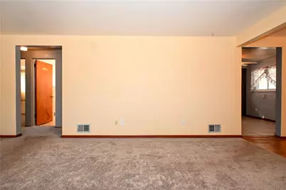 5166 Leona Dr, Pittsburgh, PA 15227 - Photo 13
