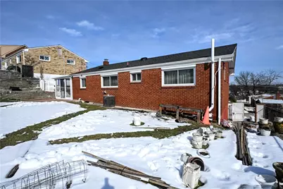 5166 5166 Leona Dr, Pittsburgh, PA 15227 - Photo 15