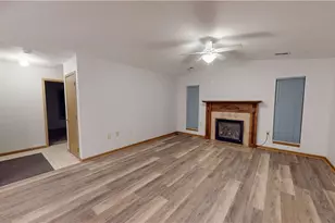 502 Brookstone Ct, Center Township, PA 16001 - Photo 5