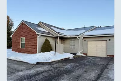 502 Brookstone Ct, Center Township, PA 16001 - Photo 1