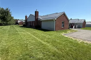 502 Brookstone Ct, Center Township, PA 16001 - Photo 5