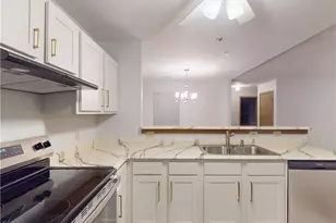 502 Brookstone Ct, Center Township, PA 16001 - Photo 9