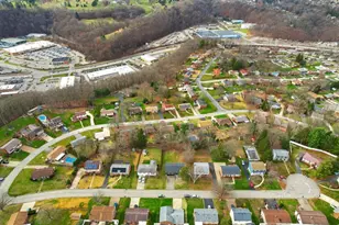 2715 Otterbein Dr, Pittsburgh, PA 15101 - Photo 3