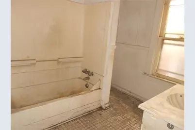 938 Saint Anne St, Pittsburgh, PA 15234 - Photo 13