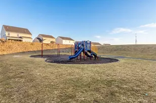 225 Sunrise Dr, Carnegie, PA 15106 - Photo 35