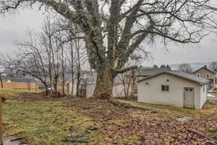 641 1st Ave, Ellwood City, PA 16117 - Photo 5