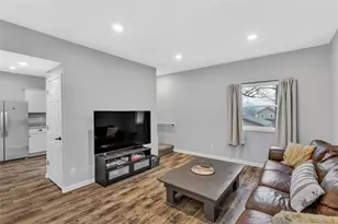 641 1st Ave, Ellwood City, PA 16117 - Photo 13