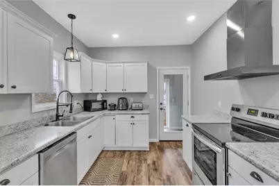 641 1st Ave, Ellwood City, PA 16117 - Photo 15