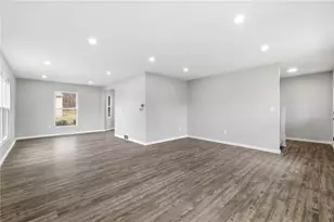 2104 Pulaski Rd, New Castle, PA 16105 - Photo 9