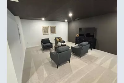 135 Victoria Dr, Coraopolis, PA 15108 - Photo 23