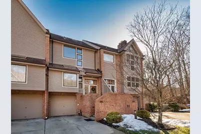 1402 Towne Square Dr, Pittsburgh, PA 15101 - Photo 1
