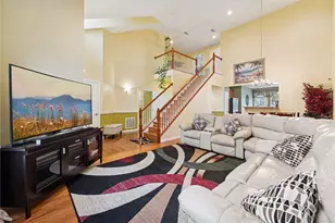 504 Azalea Ln, Bridgeville, PA 15017 - Photo 5