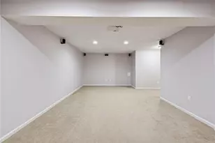 504 Azalea Ln, Bridgeville, PA 15017 - Photo 27