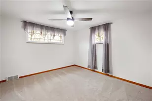 457 Elaine Dr, Pittsburgh, PA 15236 - Photo 9