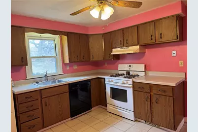 6412 Helen St, South Park, PA 15129 - Photo 9