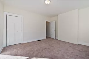 8 Edith Pl, Pittsburgh, PA 15213 - Photo 17