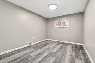 327 E Bruceton Rd, Pittsburgh, PA 15236 - Photo 15