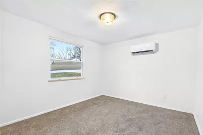 1923 Ivanhoe Dr, Irwin, PA 15642 - Photo 15