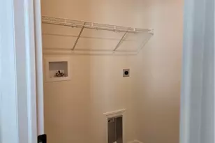 4296 Hawthorn Dr, South Park, PA 15129 - Photo 11