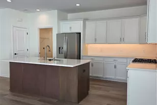 4296 Hawthorn Dr, South Park, PA 15129 - Photo 9