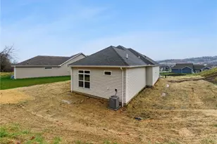 4296 Hawthorn Dr, South Park, PA 15129 - Photo 5