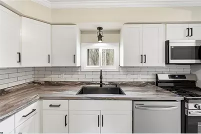 2421 Graceland Rd, New Castle, PA 16105 - Photo 7