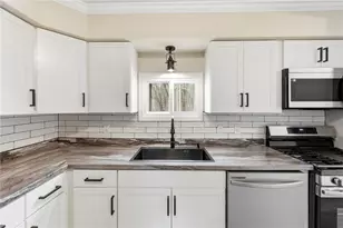 2421 Graceland Rd, New Castle, PA 16105 - Photo 7