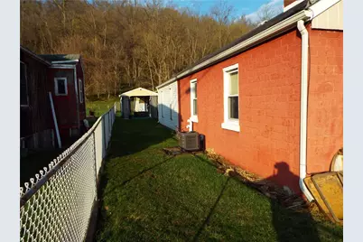 18 Penn Ave, Claysville, PA 15322 - Photo 3