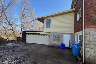 603 Lindsay Rd, Scott Township, PA 15106 - Photo 3