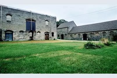 62 Fairview/325 Oak Hall, Uniontown, PA 15401 - Photo 3