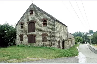 62 Fairview/325 Oak Hall, Uniontown, PA 15401 - Photo 1