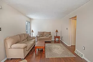 324 Central Dr, Cranberry Township, PA 16066 - Photo 7