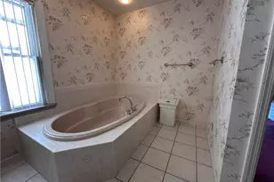 26 S Main St, Houston, PA 15342 - Photo 33