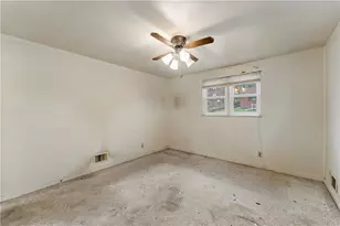 811 Eathan Ave, Pittsburgh, PA 15226 - Photo 17