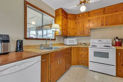 161 Maple Dr, Beaver, PA 15009 - Photo 9