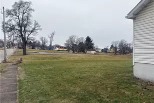 903 Union St, Farrell, PA 16121 - Photo 29