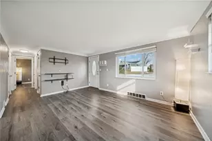 10660 Crestview Dr, Irwin, PA 15642 - Photo 5